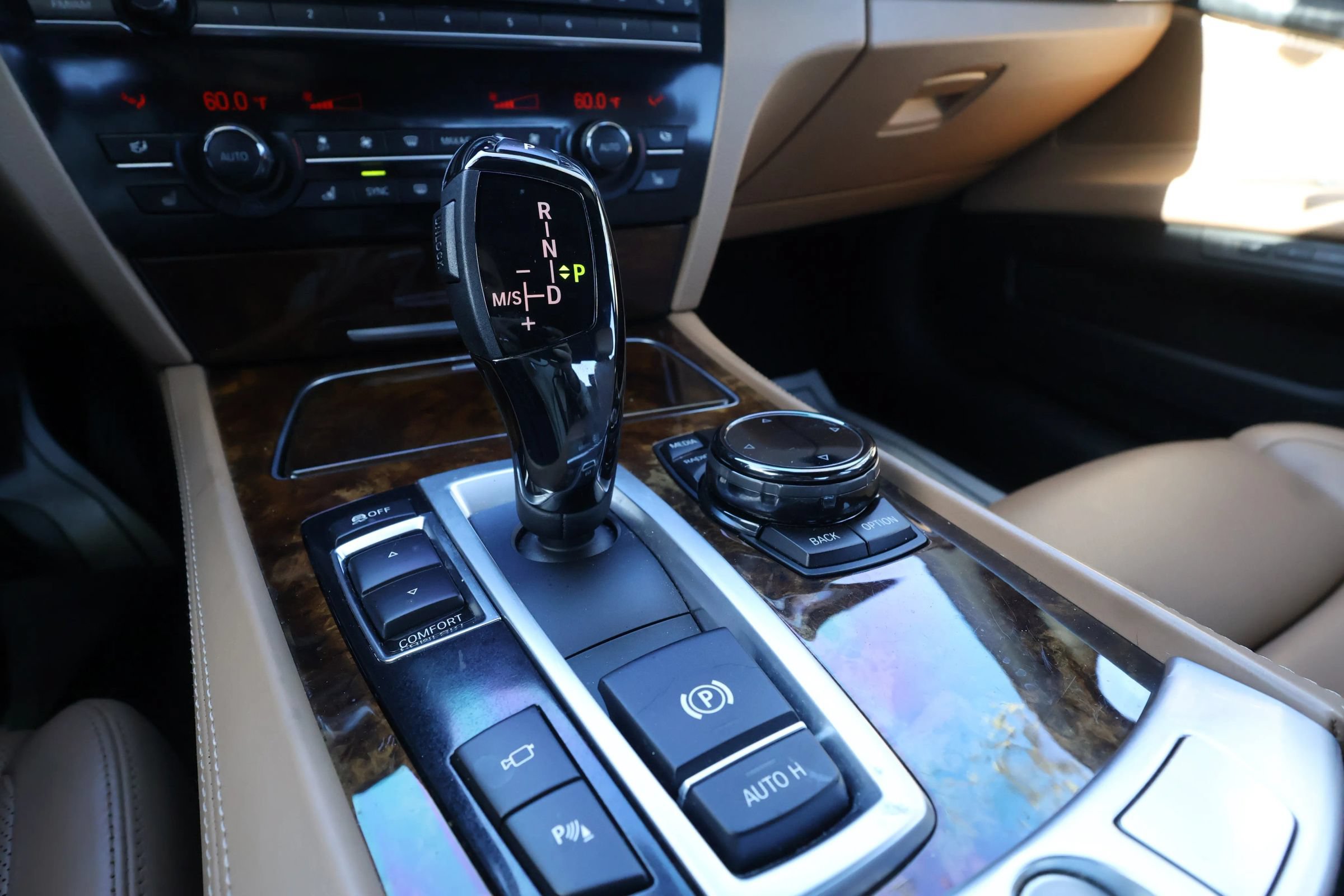 Used 2014 BMW 750Li RWD image 25