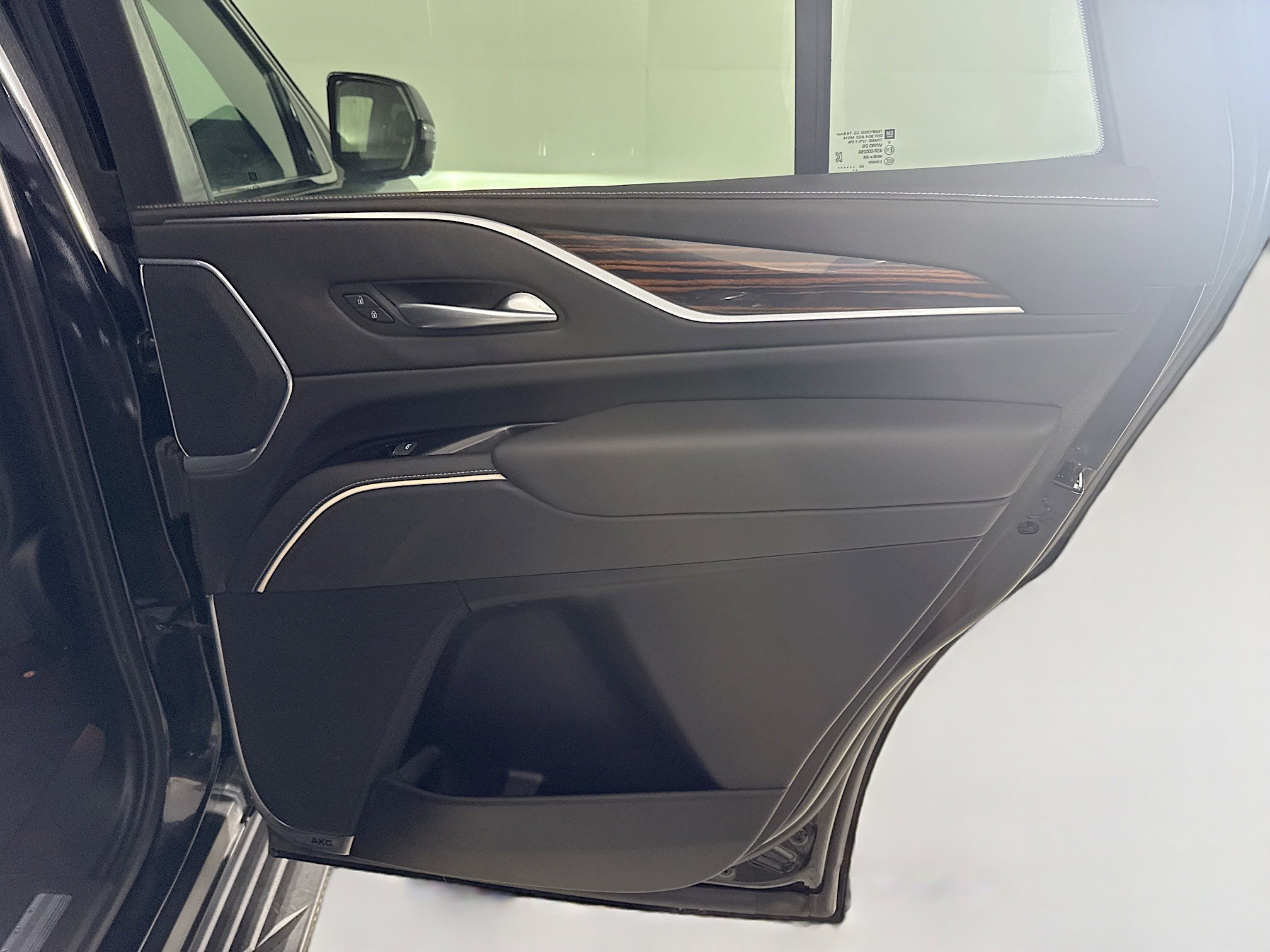 Used 2021 Cadillac Escalade Premium Luxury image 28