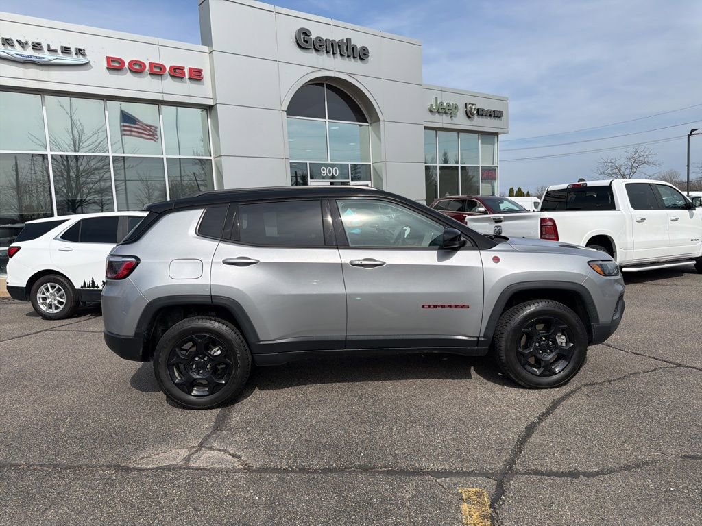 Used 2023 Jeep Compass Trailhawk w/ Trailer Tow Group AWD/4WD image 2