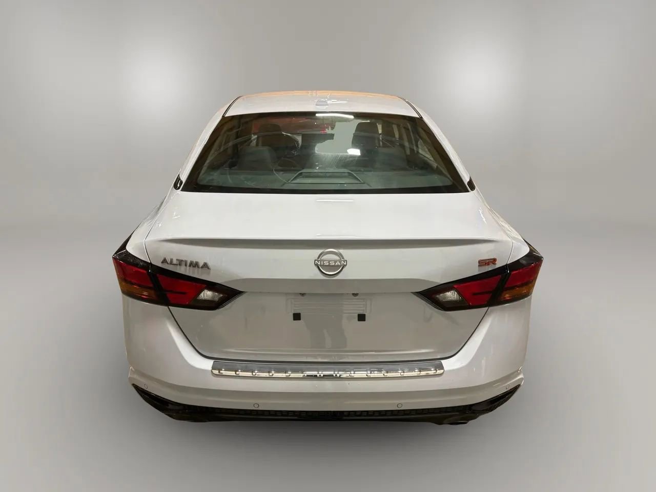 Used 2023 Nissan Altima 2.5 SR w/ SR Premium Package image 4