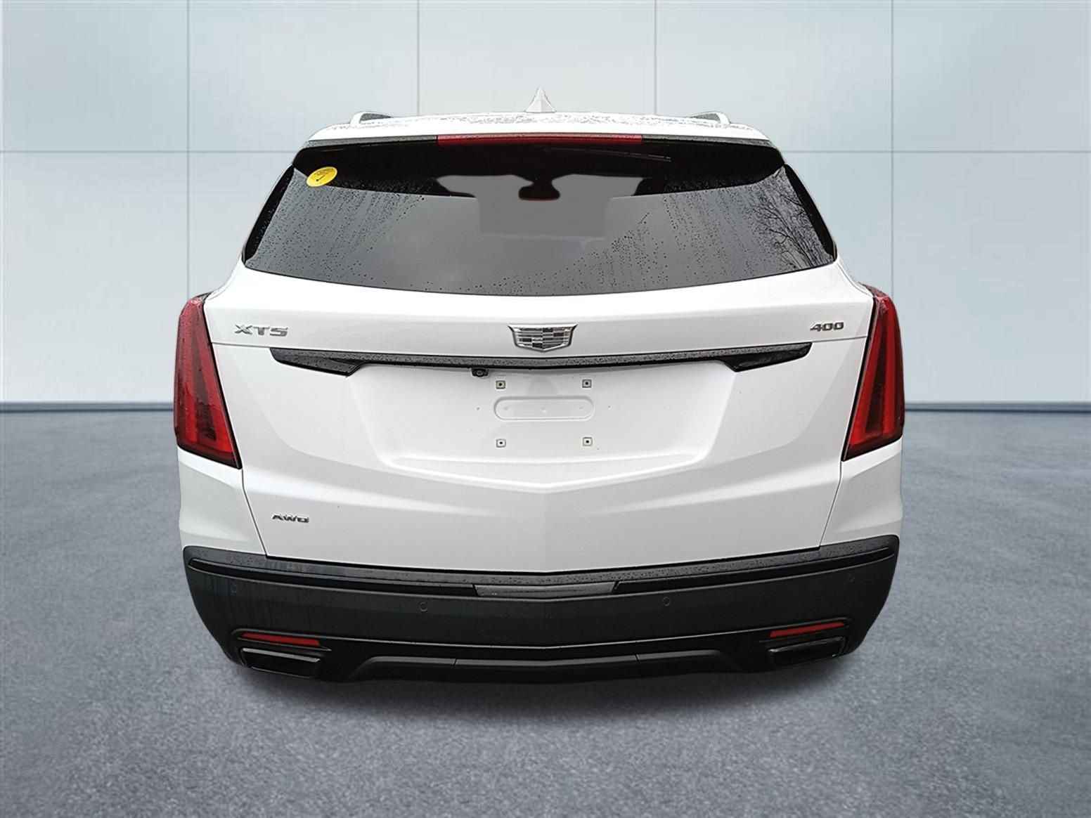 Used 2022 Cadillac XT5 Premium Luxury w/ LPO, ONYX Package image 4