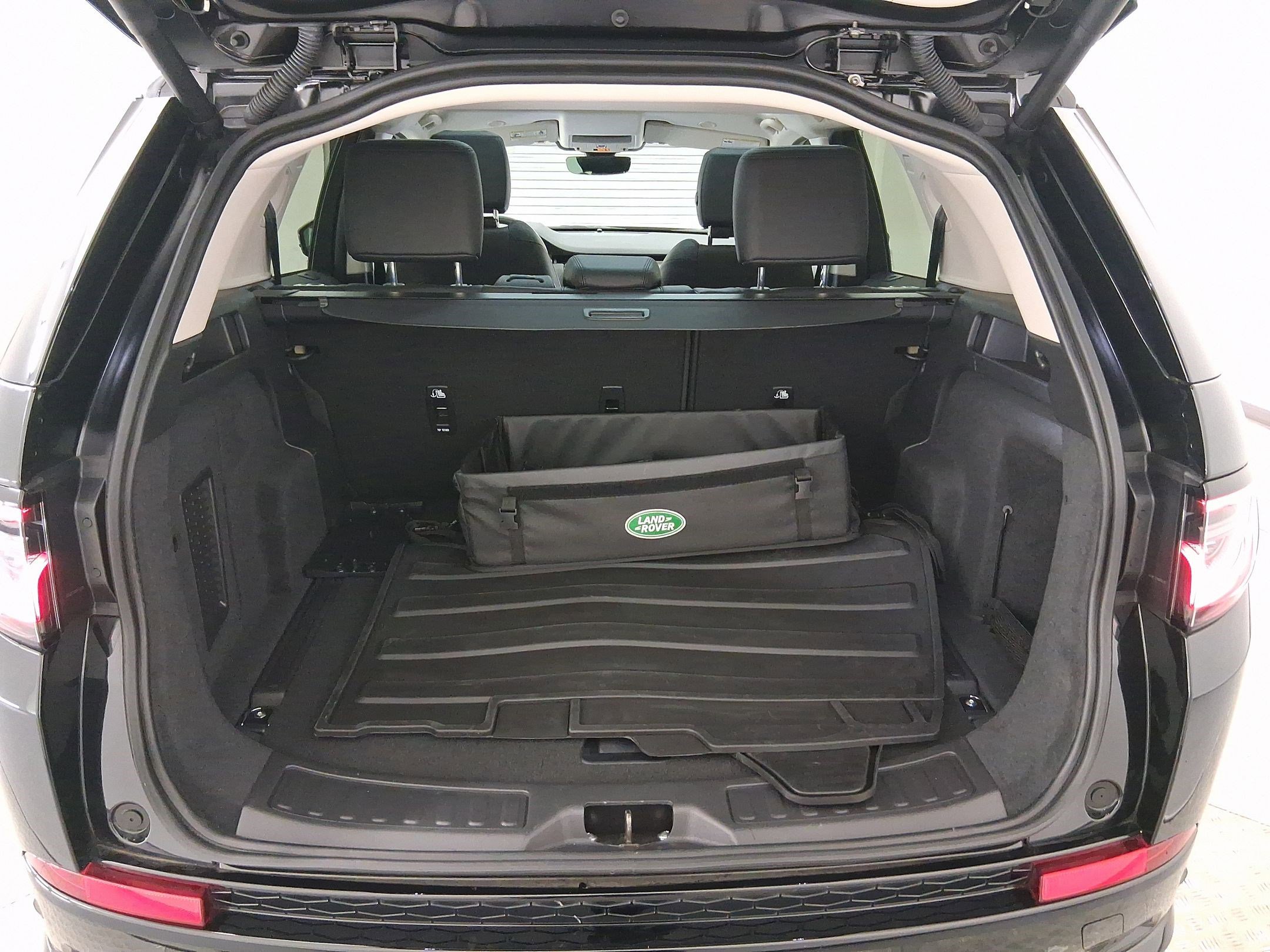 Used 2025 Land Rover Discovery Sport S image 30