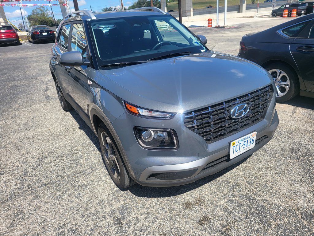 Used 2026 Hyundai Venue SEL FWD image 2