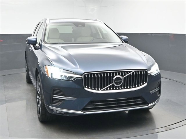 Used 2023 Volvo XC60 B5 Plus image 2