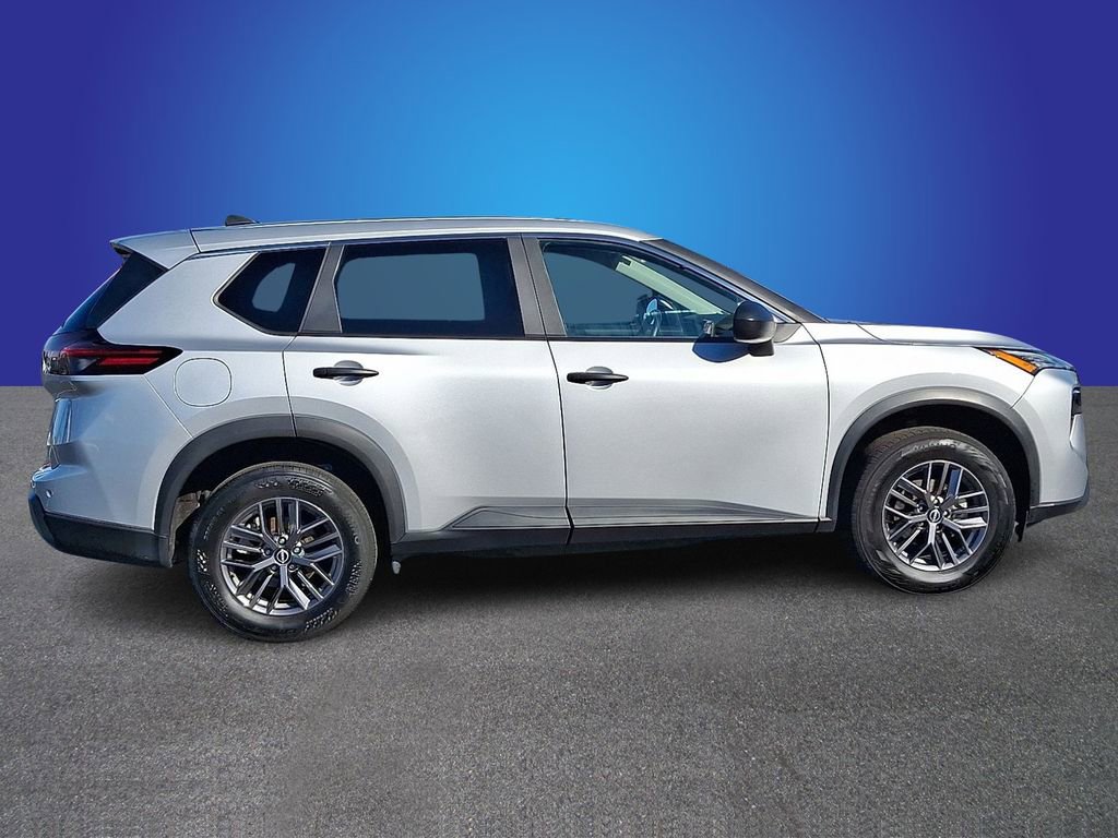 Used 2024 Nissan Rogue S image 7