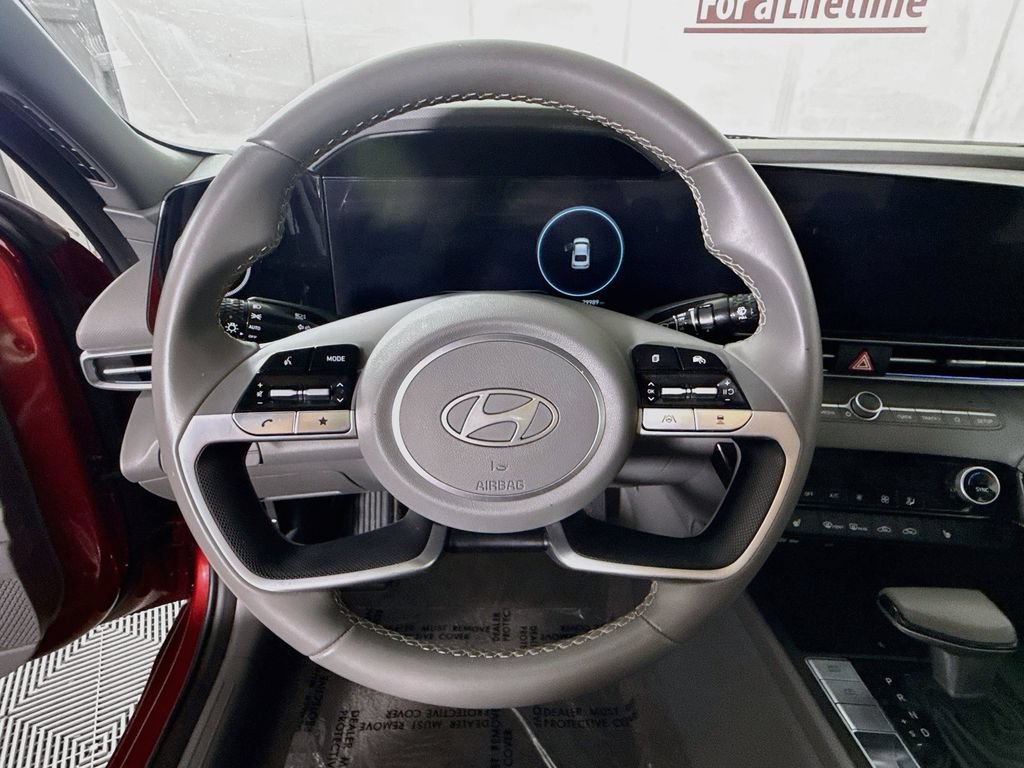 Certified 2025 Hyundai Elantra SEL FWD image 21