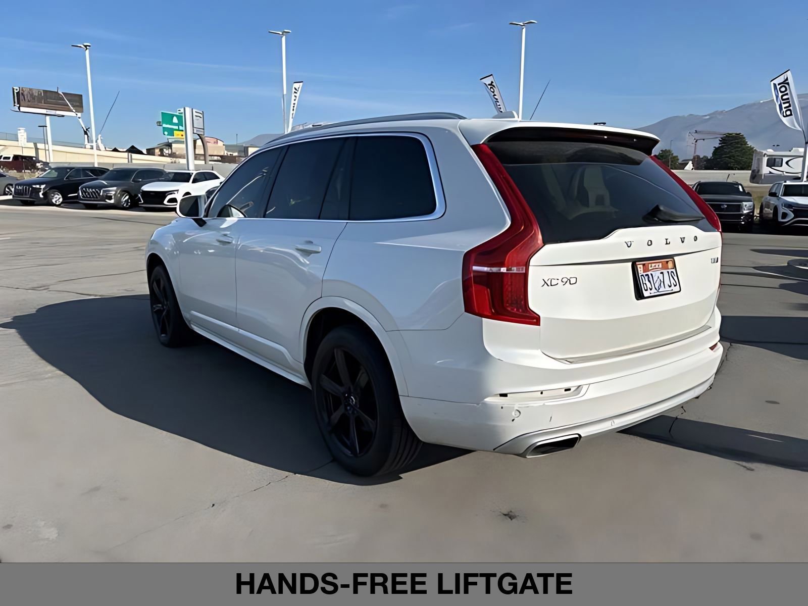 Used 2020 Volvo XC90 T6 Momentum image 8