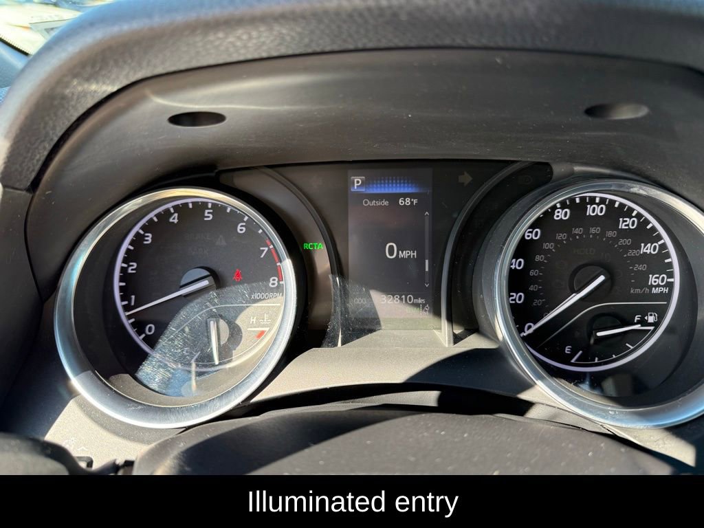 Used 2018 Toyota Camry LE image 9