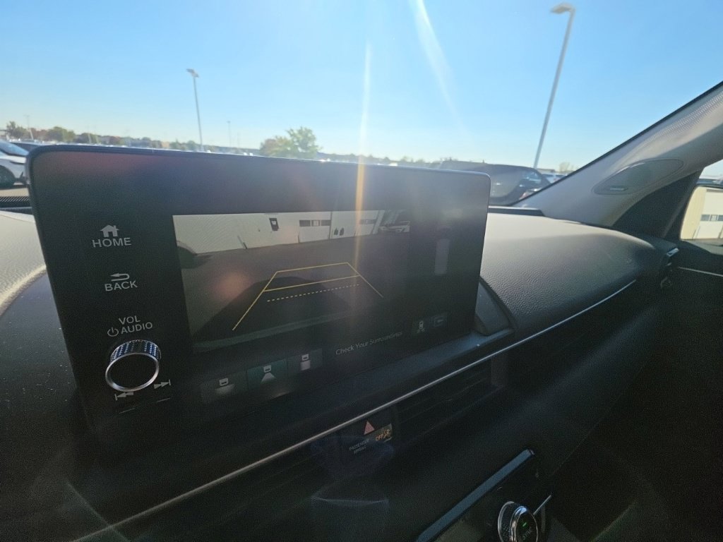 Used 2025 Honda Pilot Touring image 23