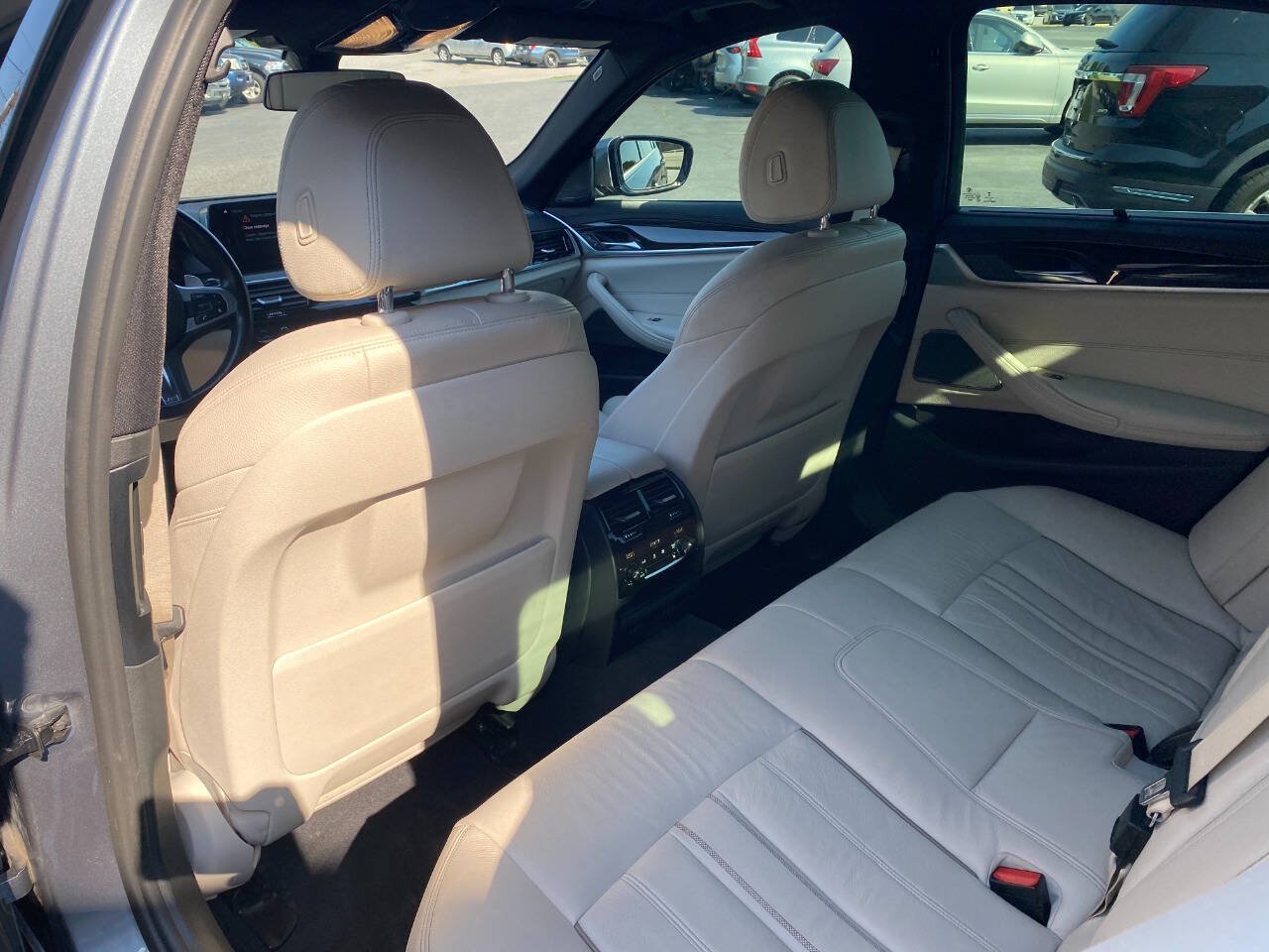 Used 2017 BMW 540i xDrive AWD/4WD image 24
