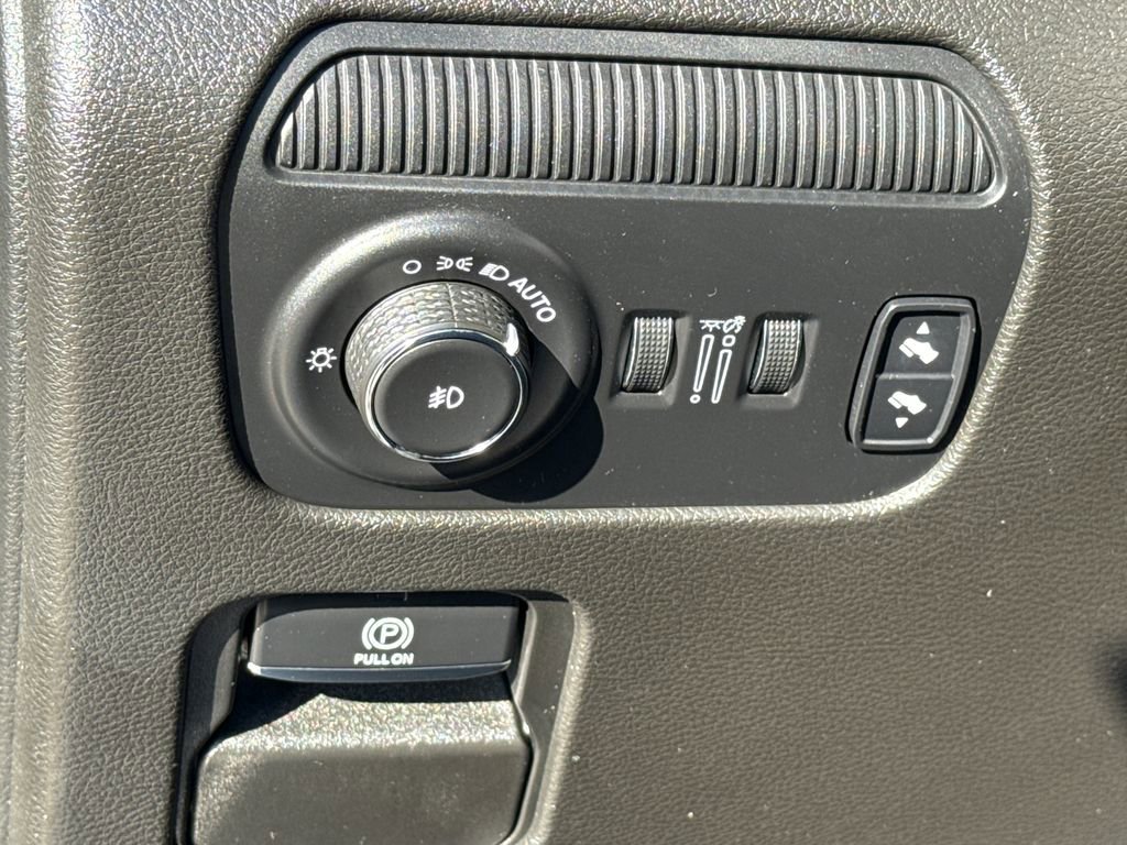 Used 2022 Jeep Grand Wagoneer Series I AWD/4WD image 25