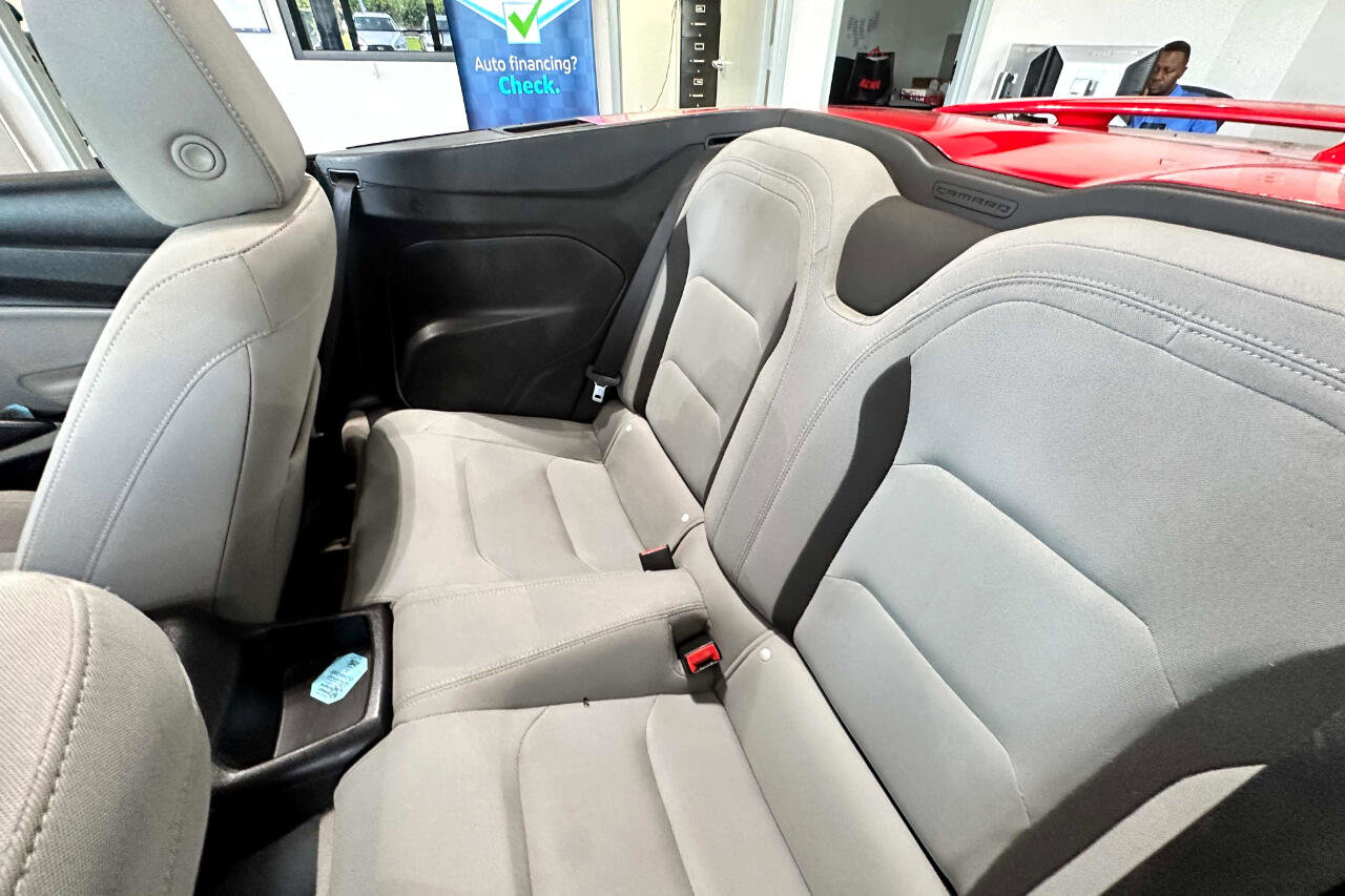 Used 2020 Chevrolet Camaro LT image 19