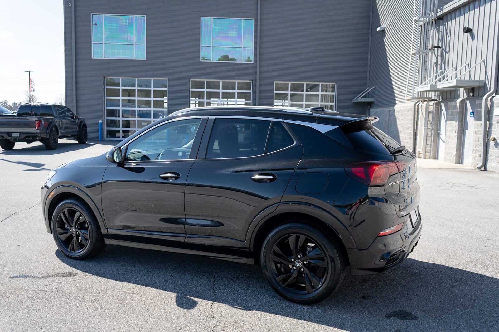 Used 2024 Buick Encore GX Sport Touring w/ Comfort Package FWD image 7