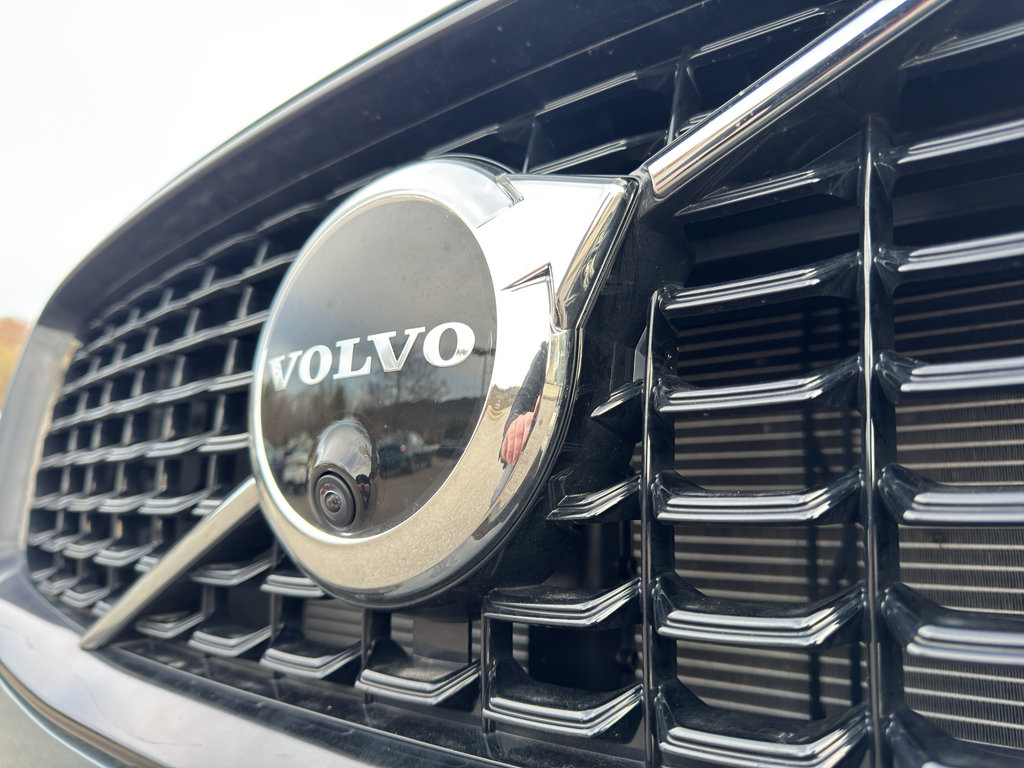 Used 2023 Volvo XC90 T8 Plus image 2