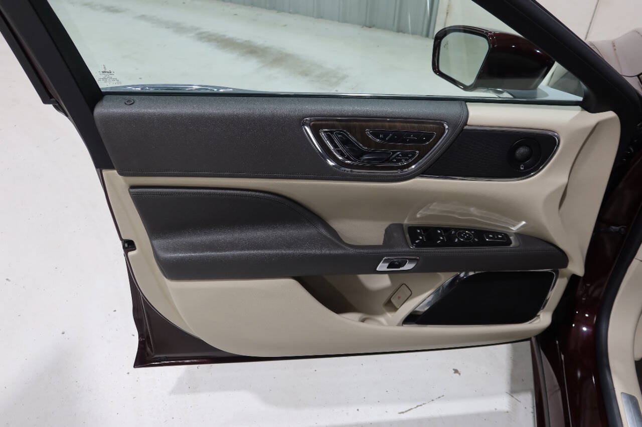 Used 2020 Lincoln Continental Reserve FWD image 30