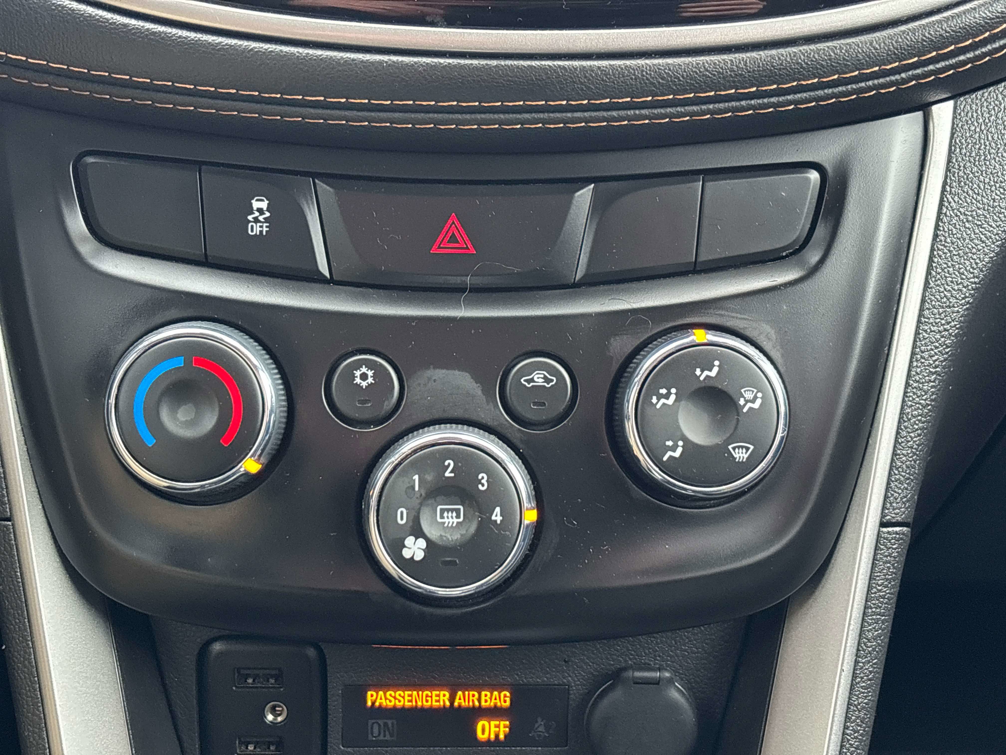 Used 2019 Chevrolet Trax LT w/ LT Convenience Package image 26