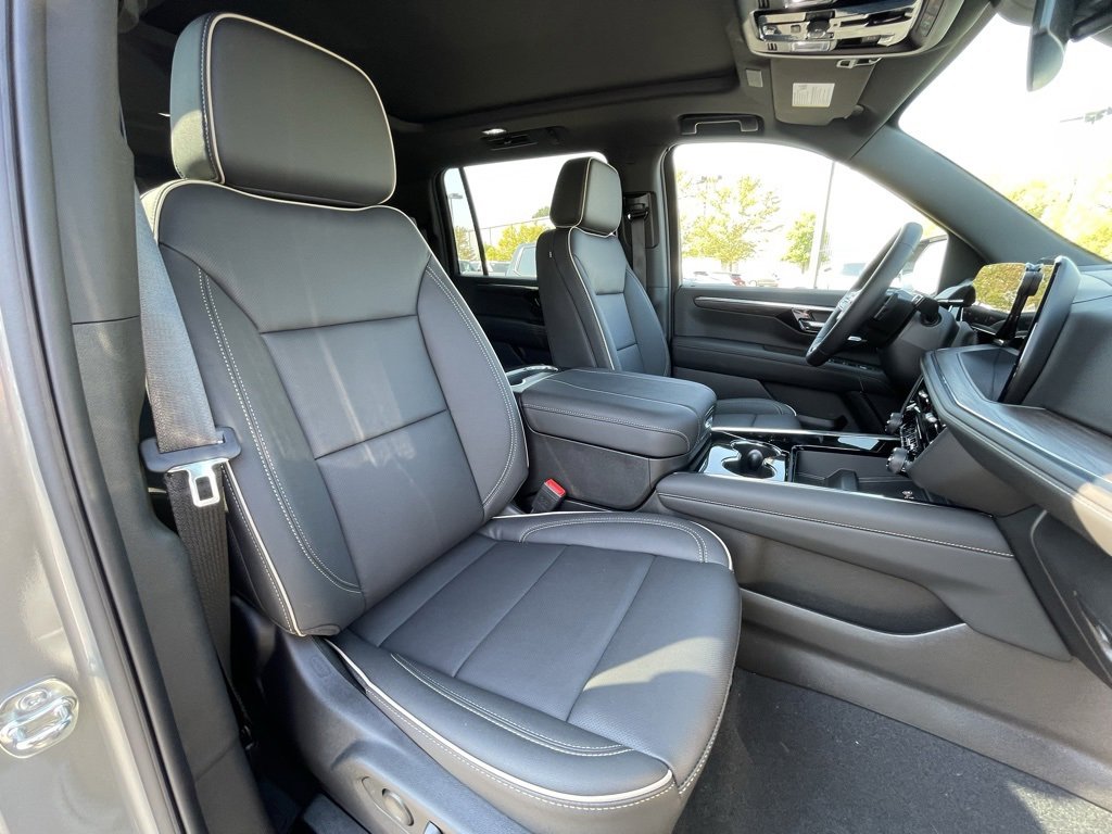 New 2026 Chevrolet Suburban Premier w/ Sun And Tow Package image 30