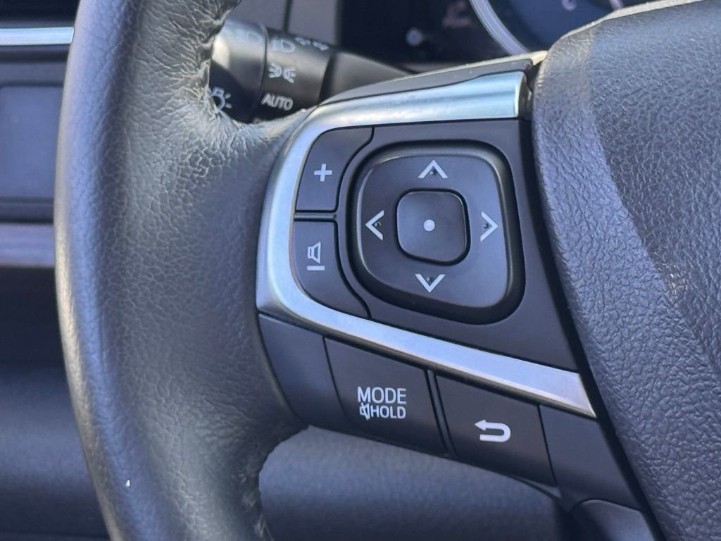 Used 2015 Toyota Camry XLE FWD image 16