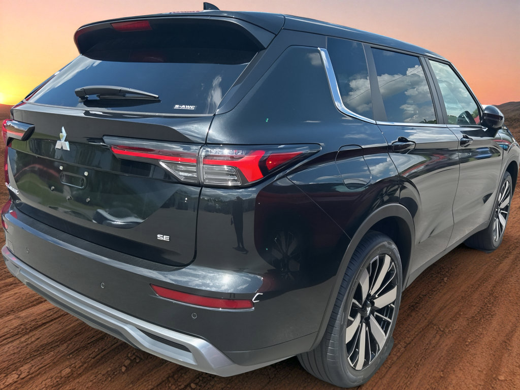 New 2025 Mitsubishi Outlander SE image 2