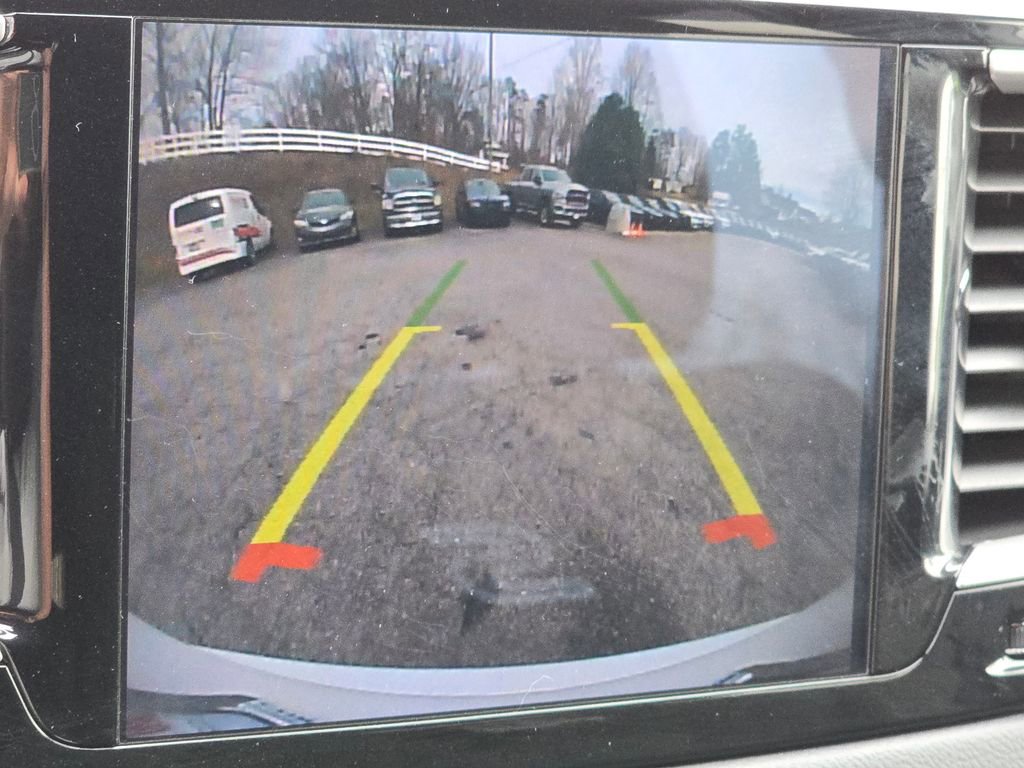 Used 2020 Chrysler Pacifica Touring w/ S Appearance Package image 9