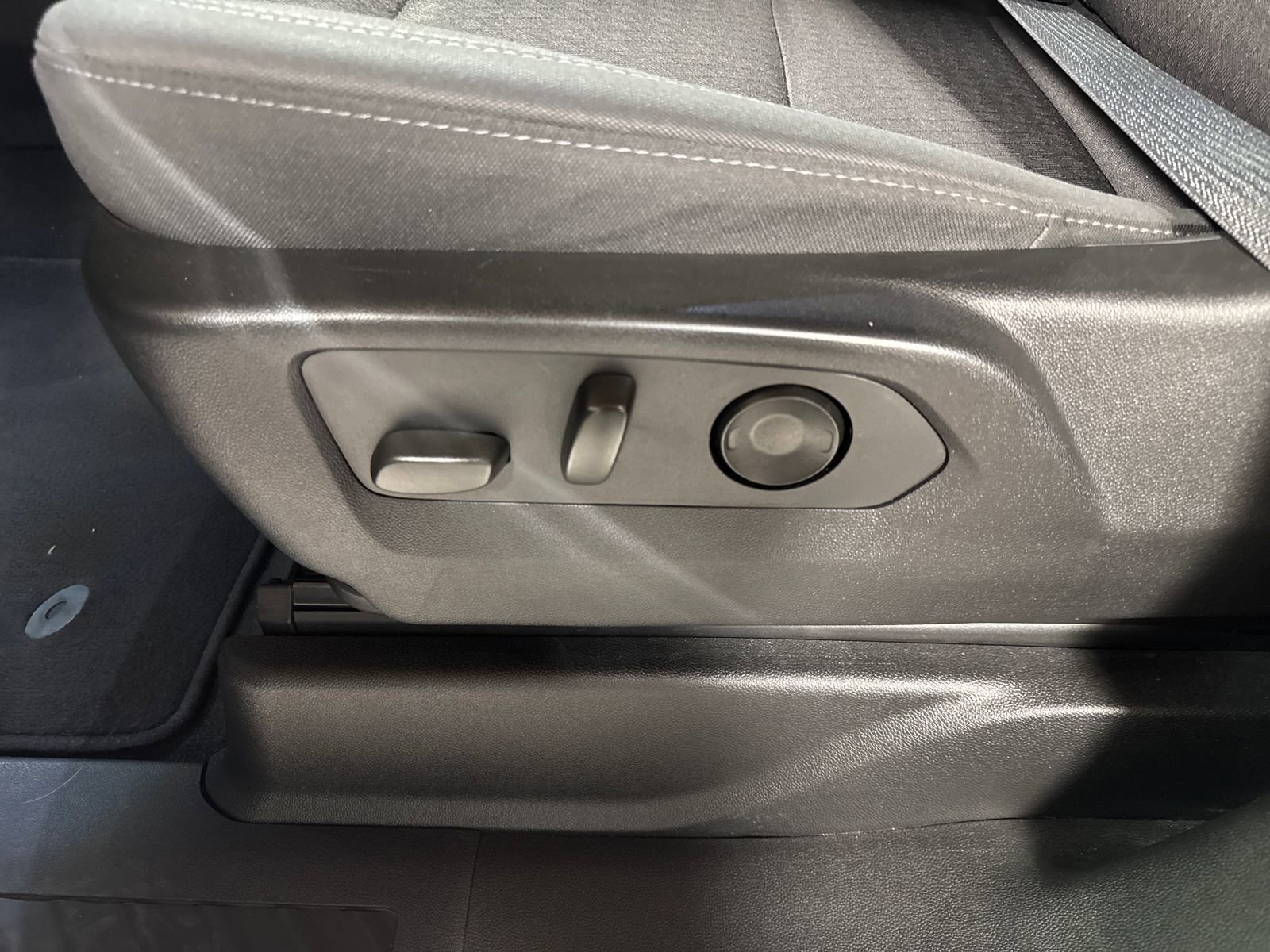 Used 2021 Chevrolet Suburban LS AWD/4WD image 15