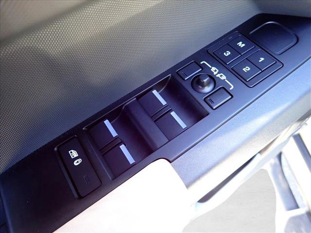 Used 2023 Land Rover Defender 110 X image 18