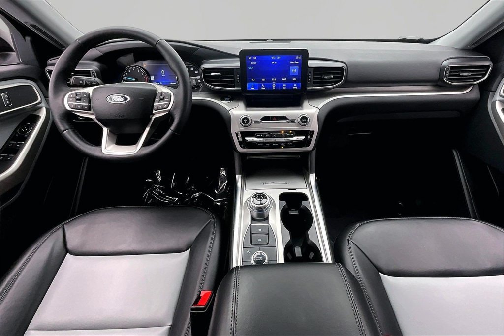 Certified 2024 Ford Explorer XLT AWD/4WD image 16