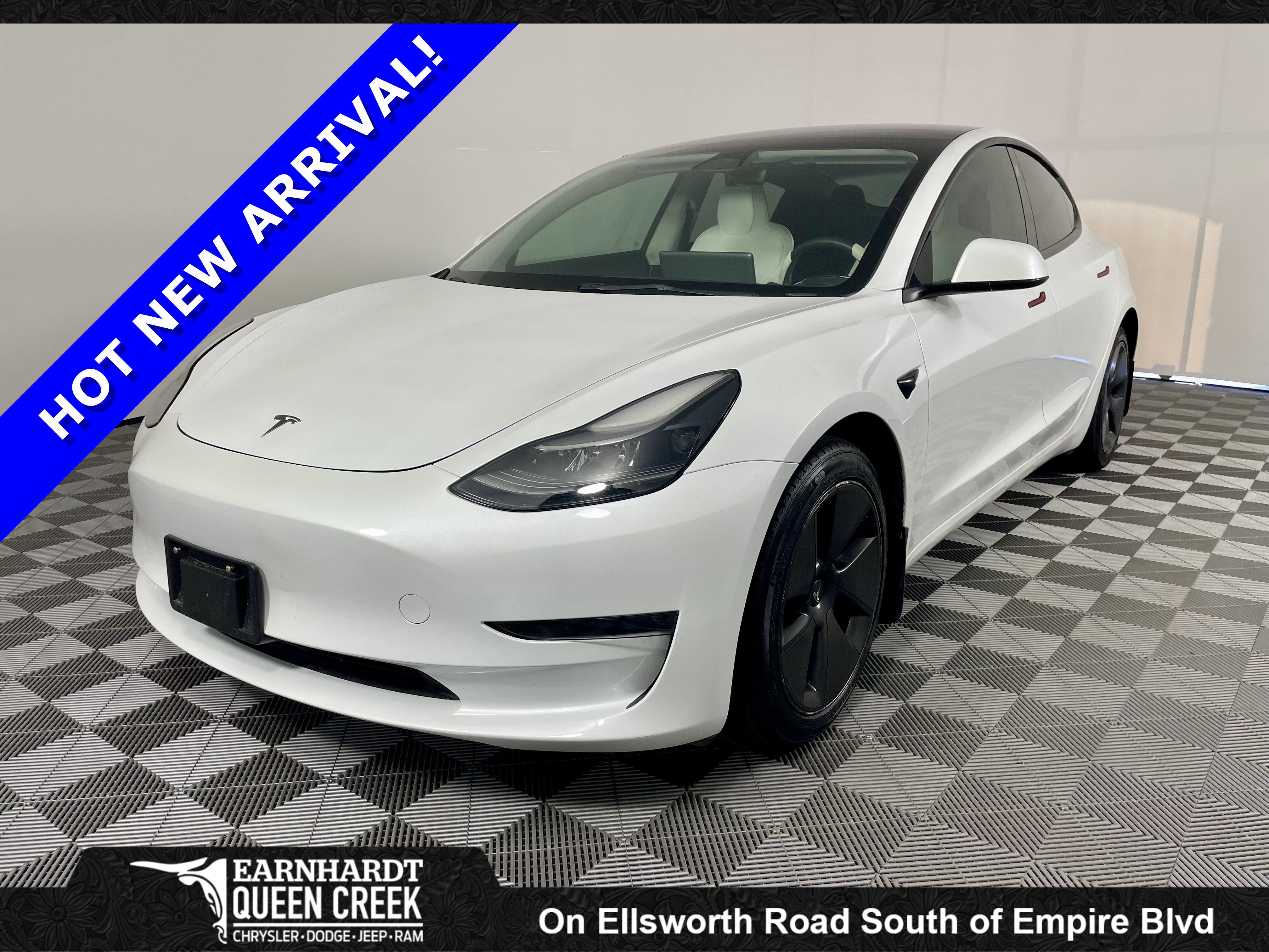 Used 2023 Tesla Model 3 Standard Range RWD image 1