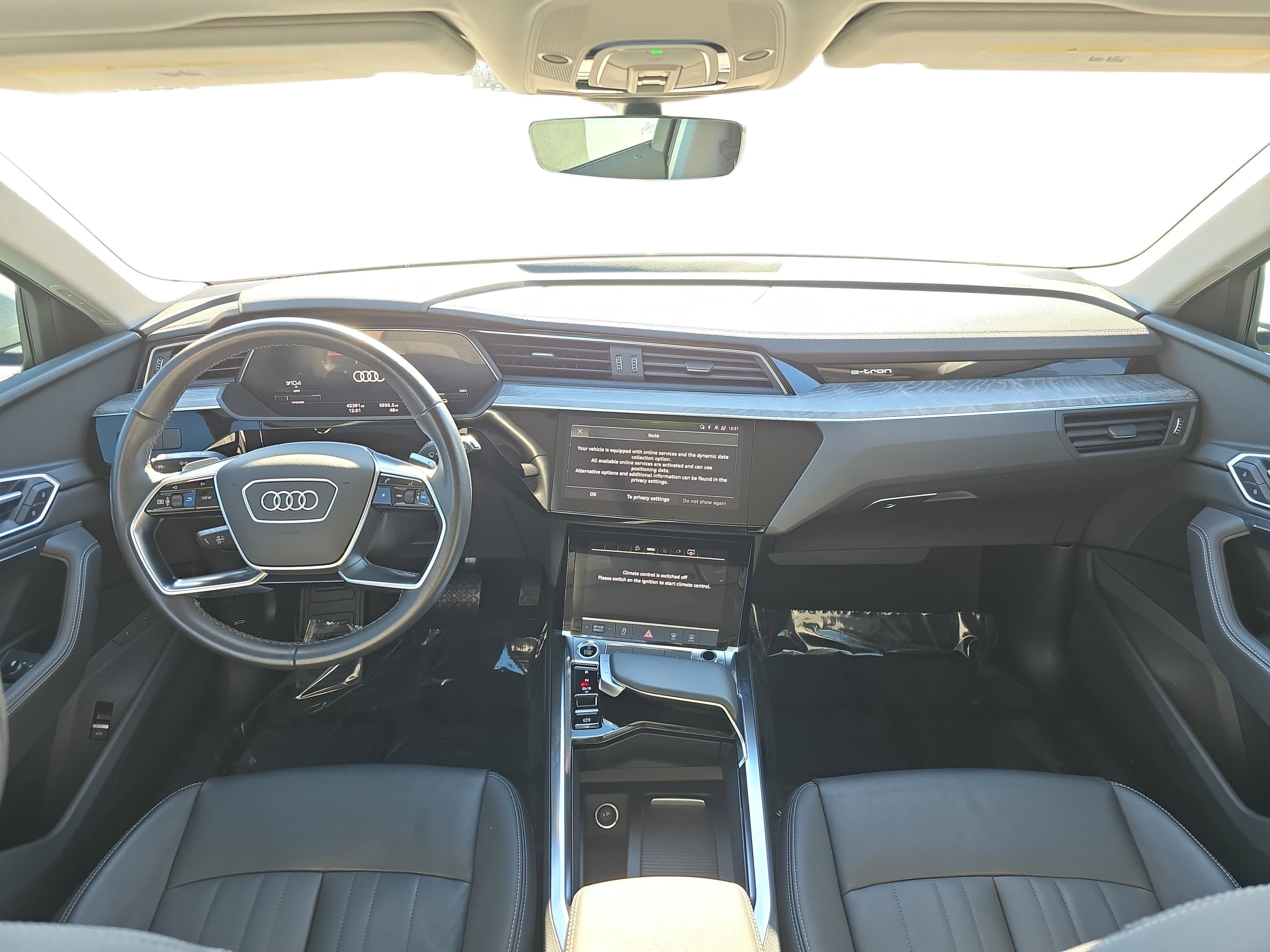 Certified 2022 Audi e-tron Premium image 9