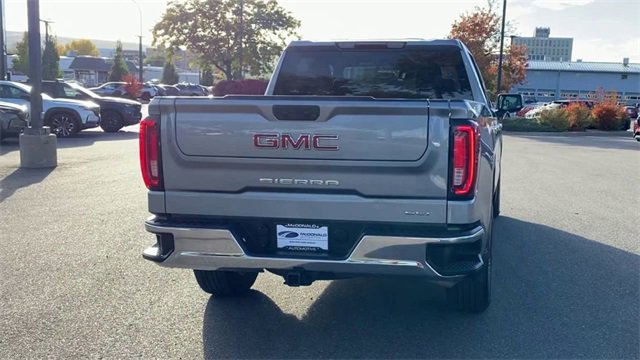 Used 2025 GMC Sierra 1500 SLT image 3