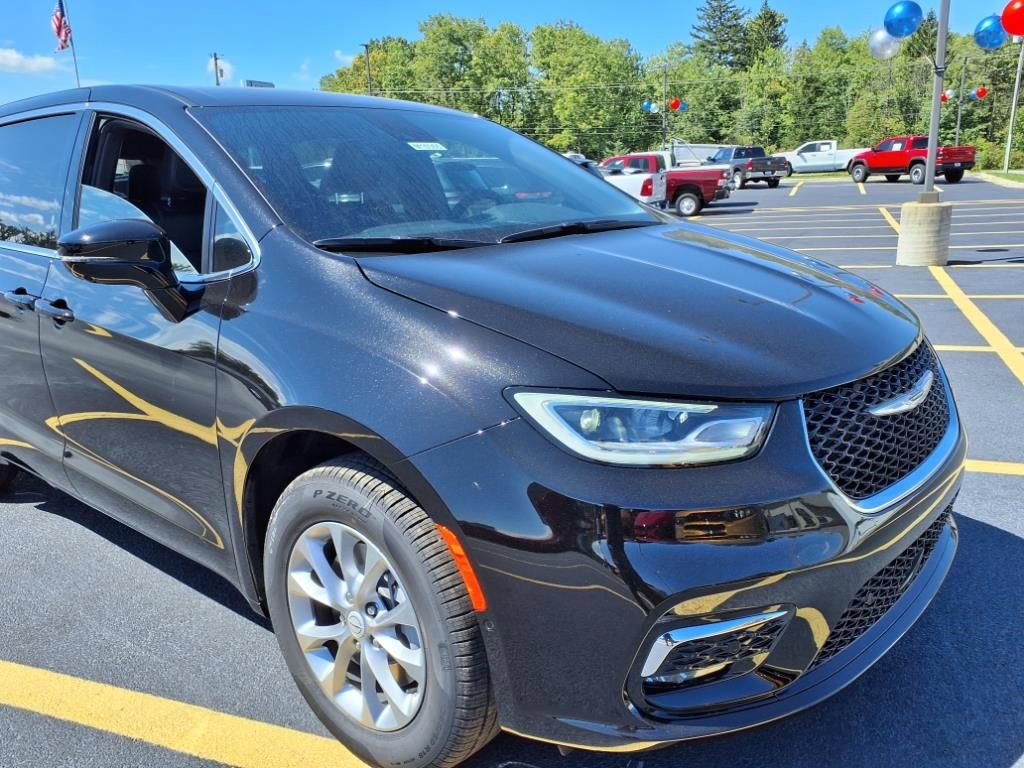 New 2026 Chrysler Pacifica Select image 7