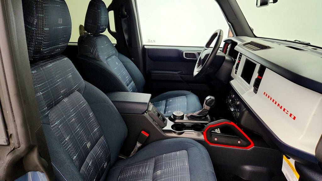 Used 2023 Ford Bronco Heritage Edition AWD/4WD image 24