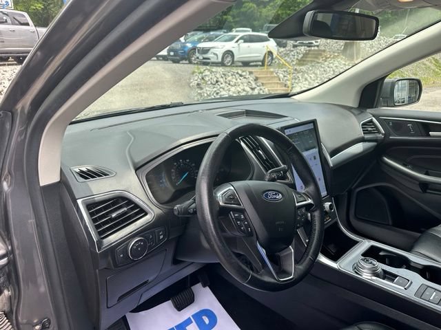 Used 2022 Ford Edge Titanium w/ Equipment Group 301A AWD/4WD image 22