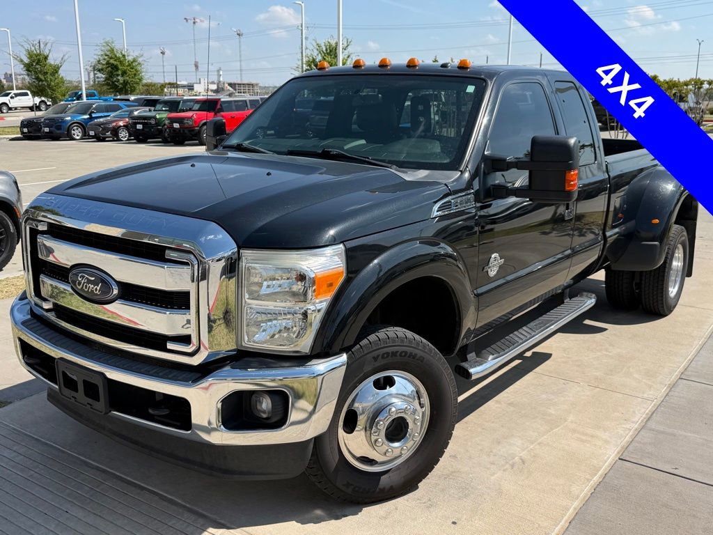Used 2015 Ford F350 Lariat w/ Lariat Interior Package image 4