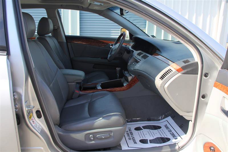 Used 2006 Toyota Avalon Limited FWD image 19