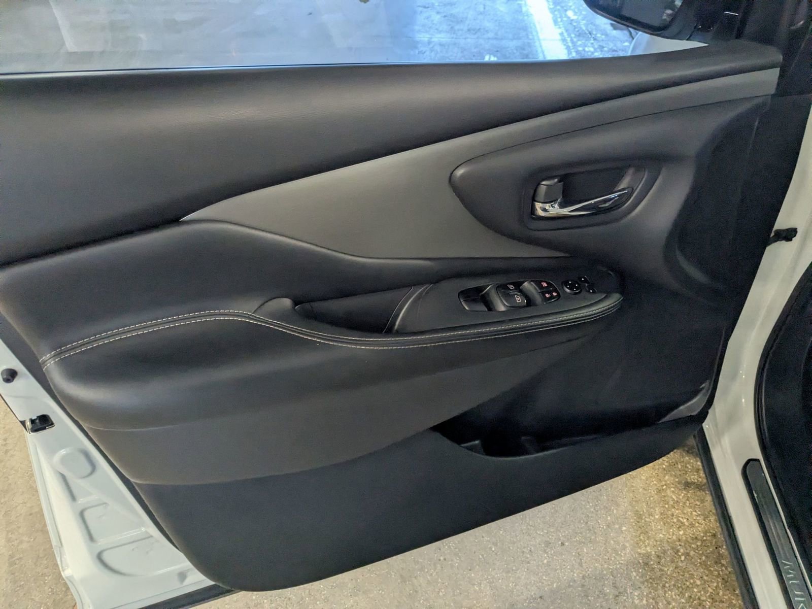 Used 2020 Nissan Murano SV image 21