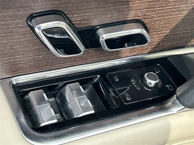 Used 2024 Land Rover Range Rover SE image 18