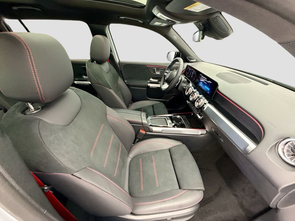 Used 2026 Mercedes-Benz GLB 35 AMG 4MATIC image 19