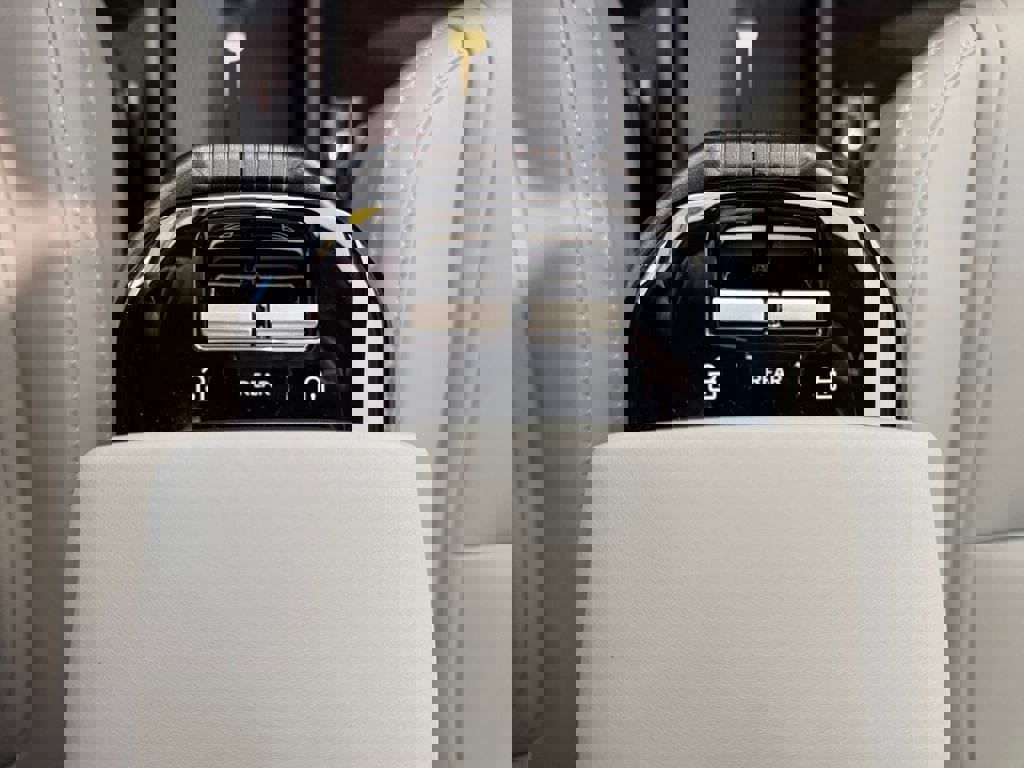 New 2026 Volvo EX30 Cross Country Ultra w/ Protection Package Premier AWD/4WD image 13