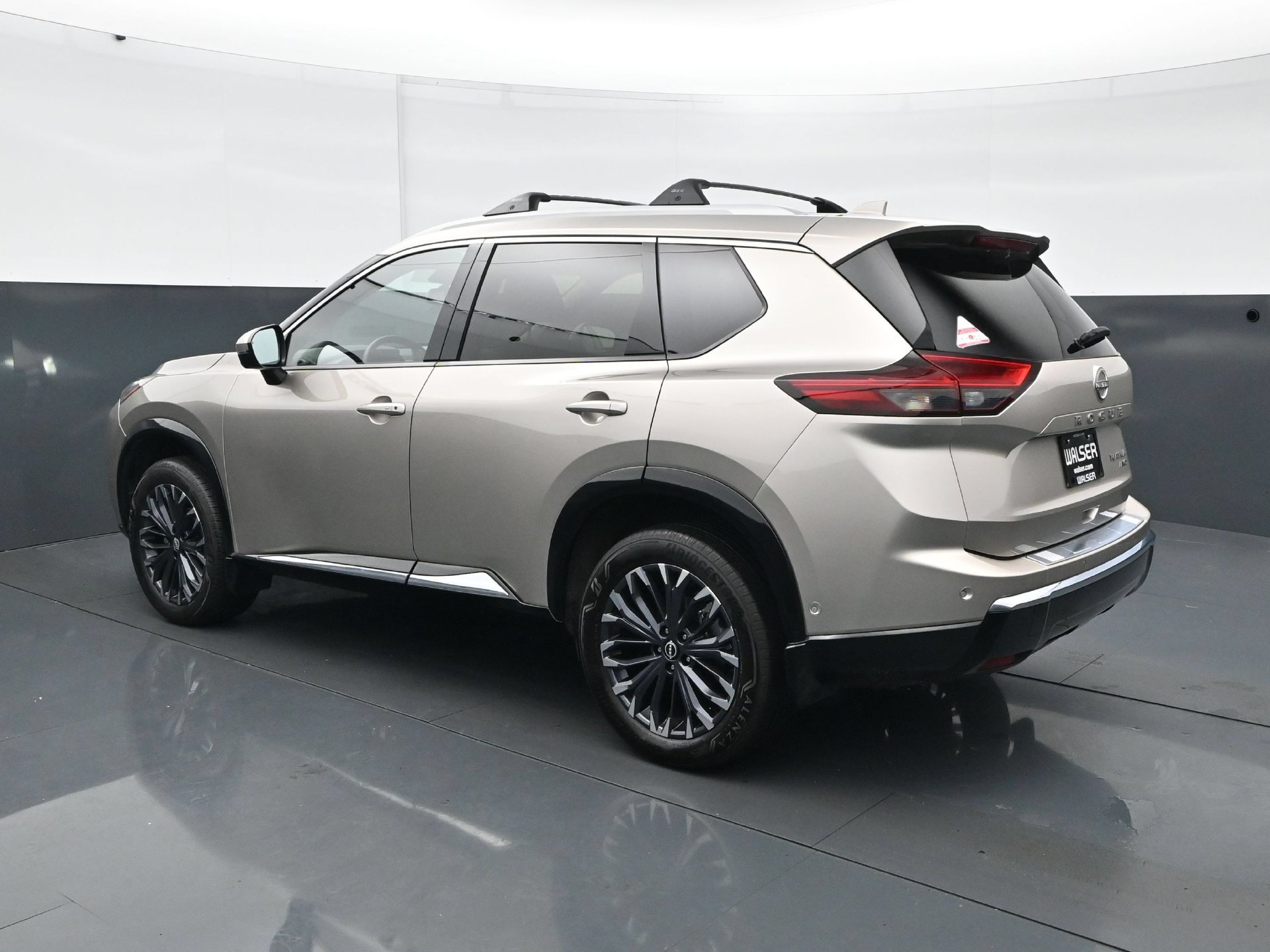 Used 2026 Nissan Rogue Platinum w/ Platinum Premium Package AWD/4WD image 4