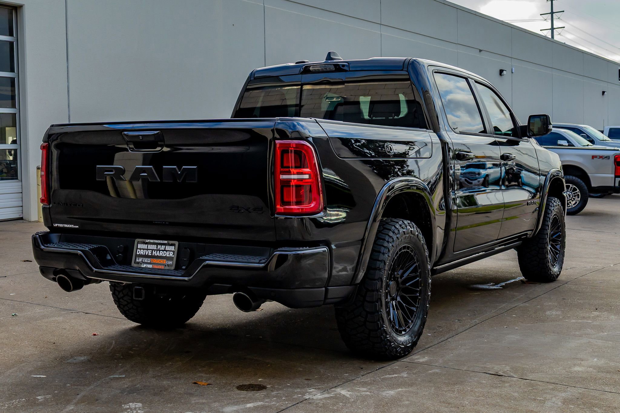 Used 2025 RAM 1500 Limited image 10