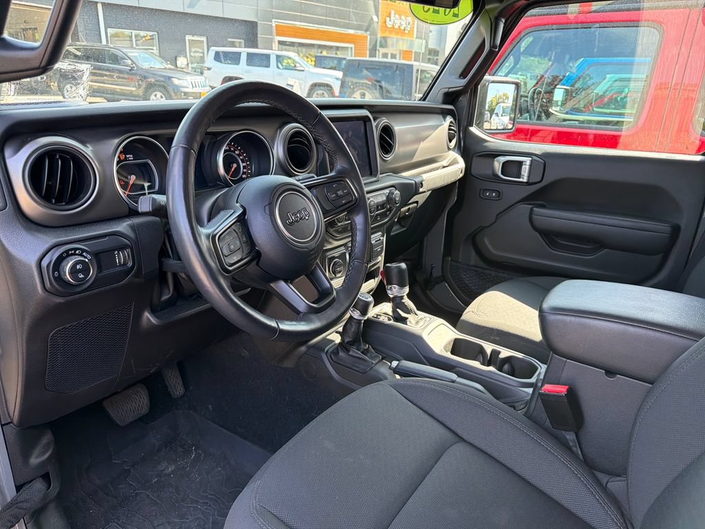 Used 2023 Jeep Gladiator Sport AWD/4WD image 5