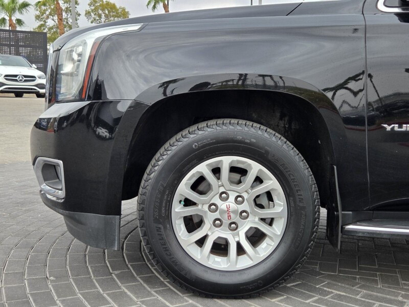 Used 2019 GMC Yukon XL SLT AWD/4WD image 12