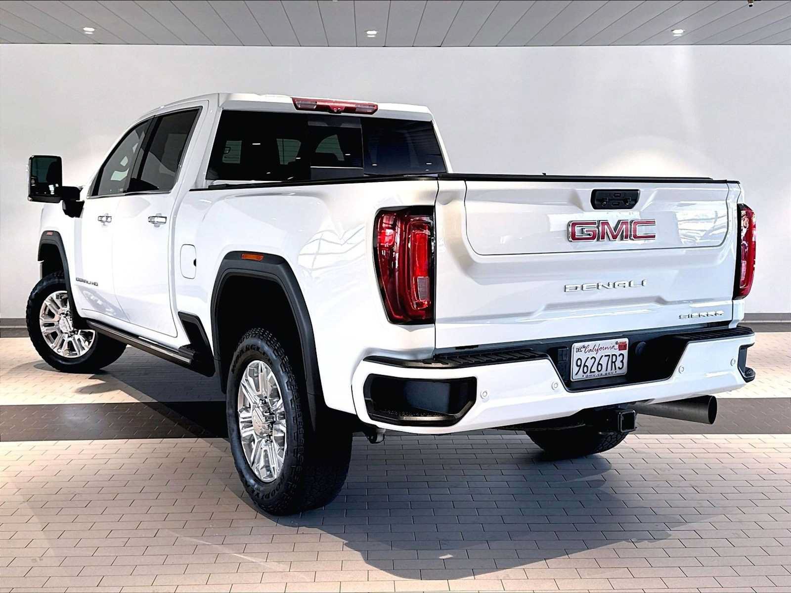 Used 2023 GMC Sierra 3500 Denali w/ Denali Ultimate Package AWD/4WD image 3
