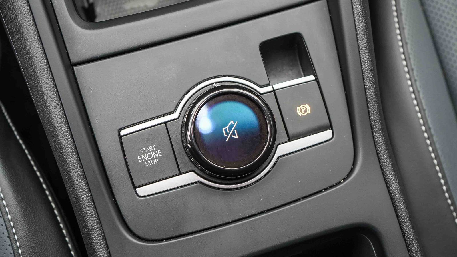 Used 2025 Volkswagen Tiguan SE R-Line image 19