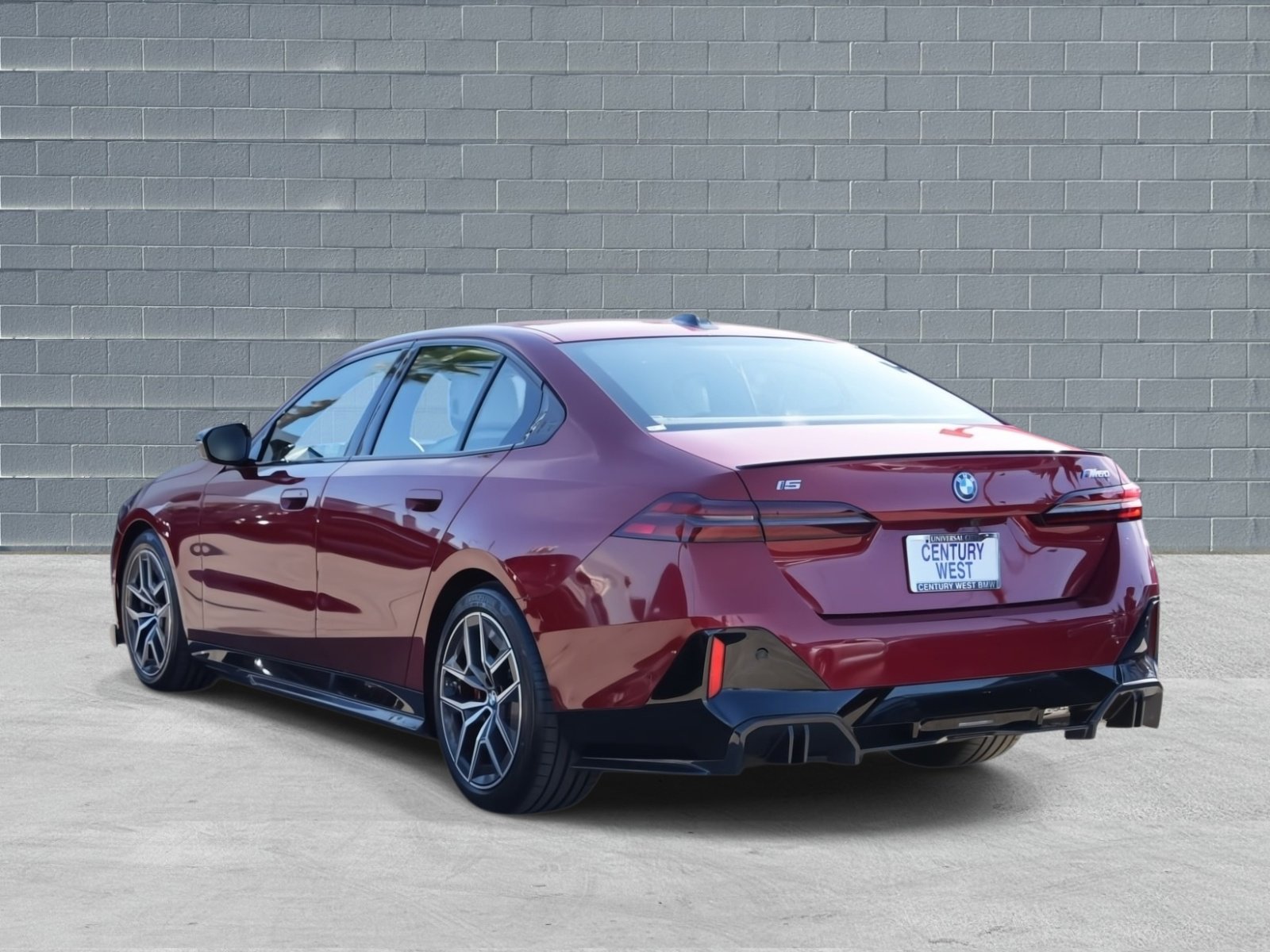 Used 2025 BMW i5 M60 w/ Dynamic Handling Package image 3