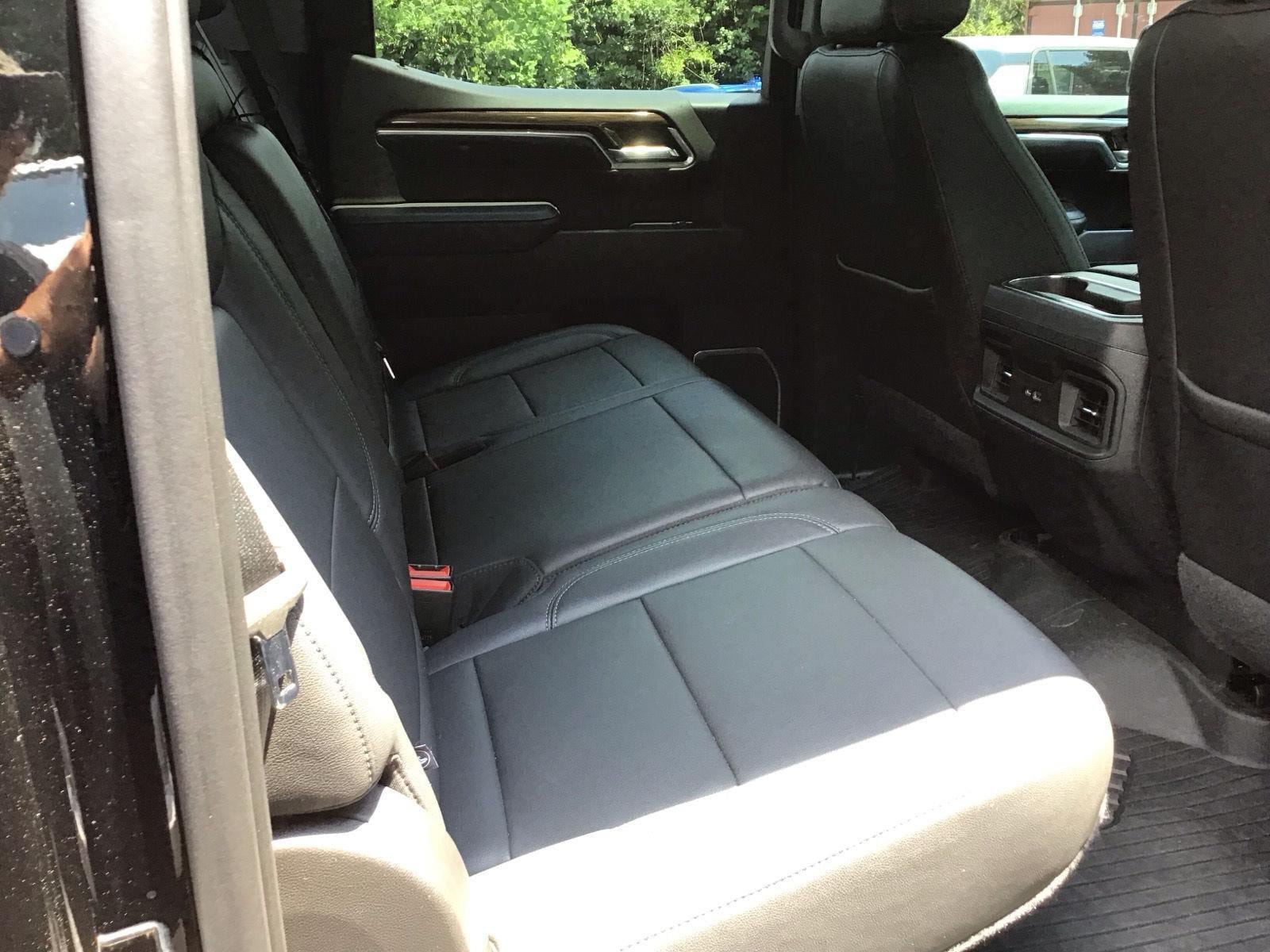 Used 2022 Chevrolet Silverado 1500 LT Trail Boss w/ LT Trail Boss Premium Package AWD/4WD image 4