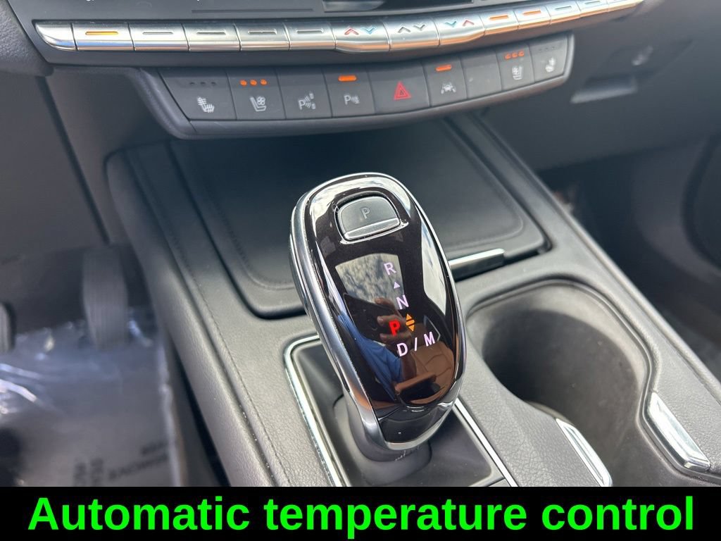 Used 2022 Cadillac XT4 Premium Luxury w/ Enhanced Visibility Package FWD image 16