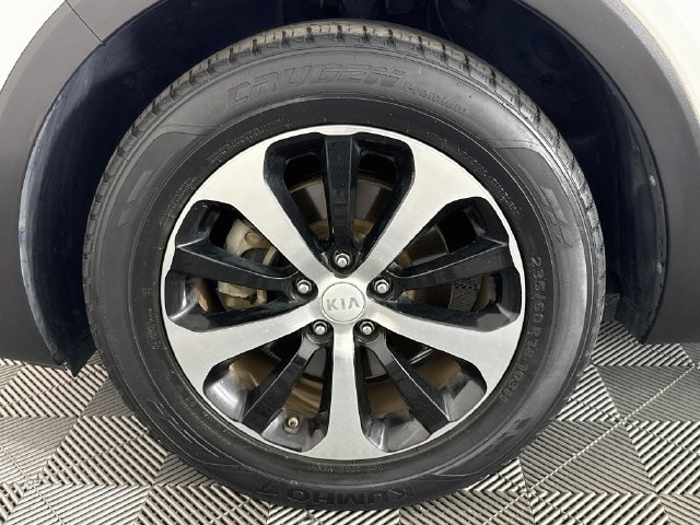Used 2017 Kia Sorento EX FWD image 39