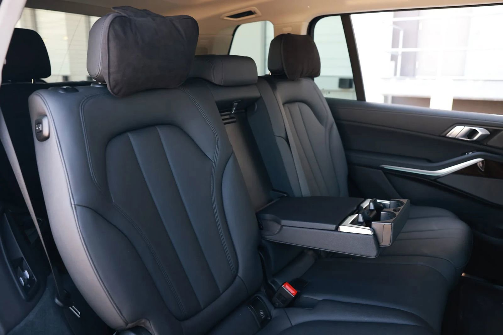 Used 2020 BMW X7 xDrive40i w/ Cold Weather Package image 18